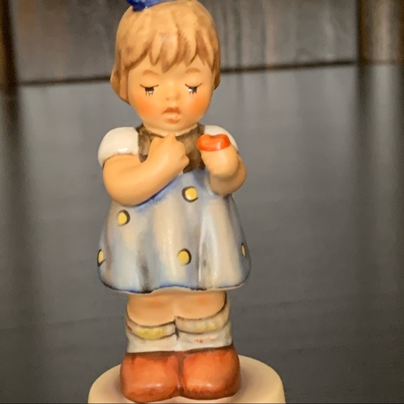 Love Petals - Hummel Figurine #804 TMK8 - Picture 3 of 13